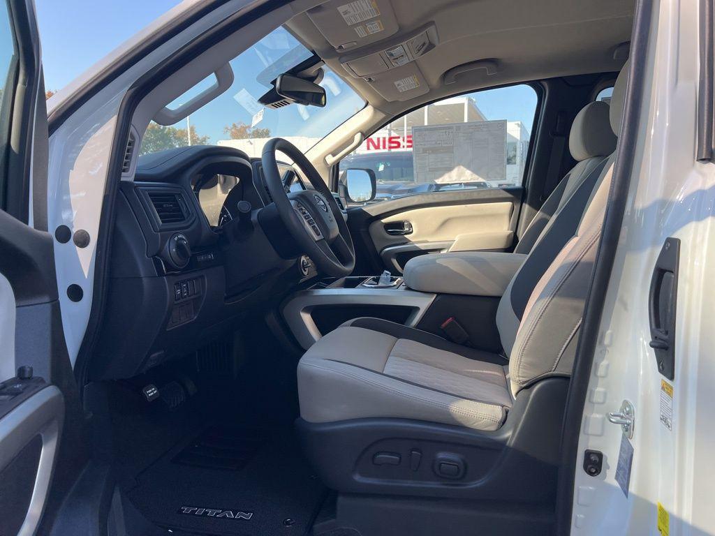 new 2024 Nissan Titan car, priced at $44,090