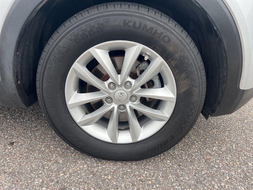 used 2018 Kia Sorento car, priced at $9,264