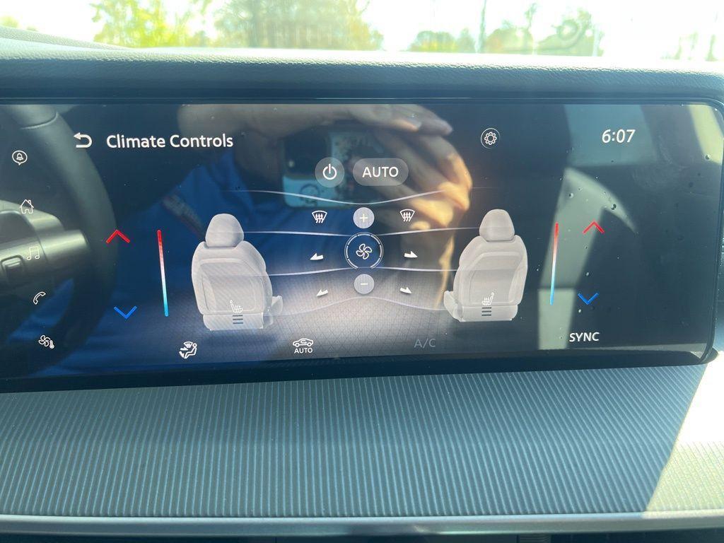 new 2025 Nissan Murano car, priced at $41,023