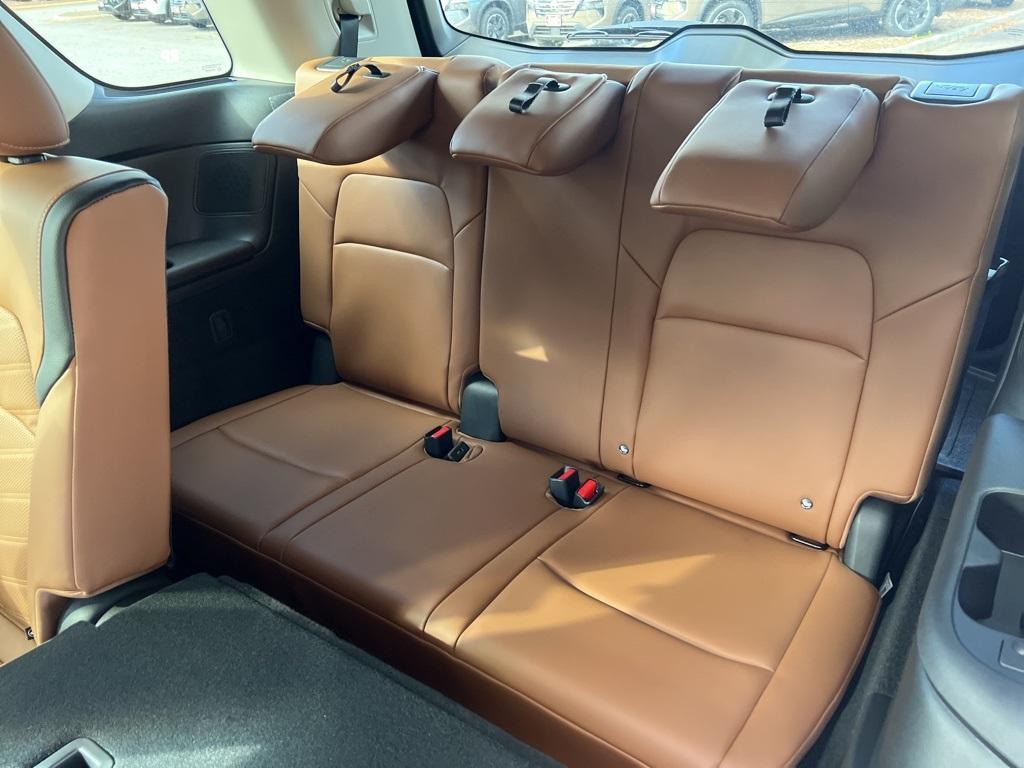 new 2025 Nissan Pathfinder car, priced at $54,605