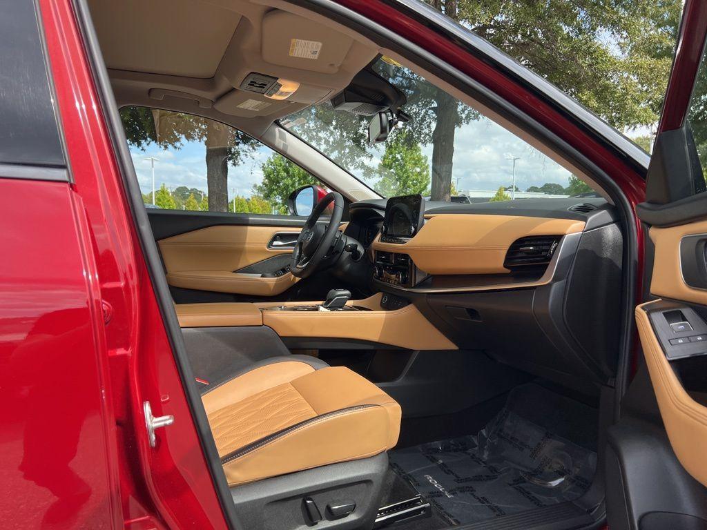 used 2021 Nissan Rogue car, priced at $26,881
