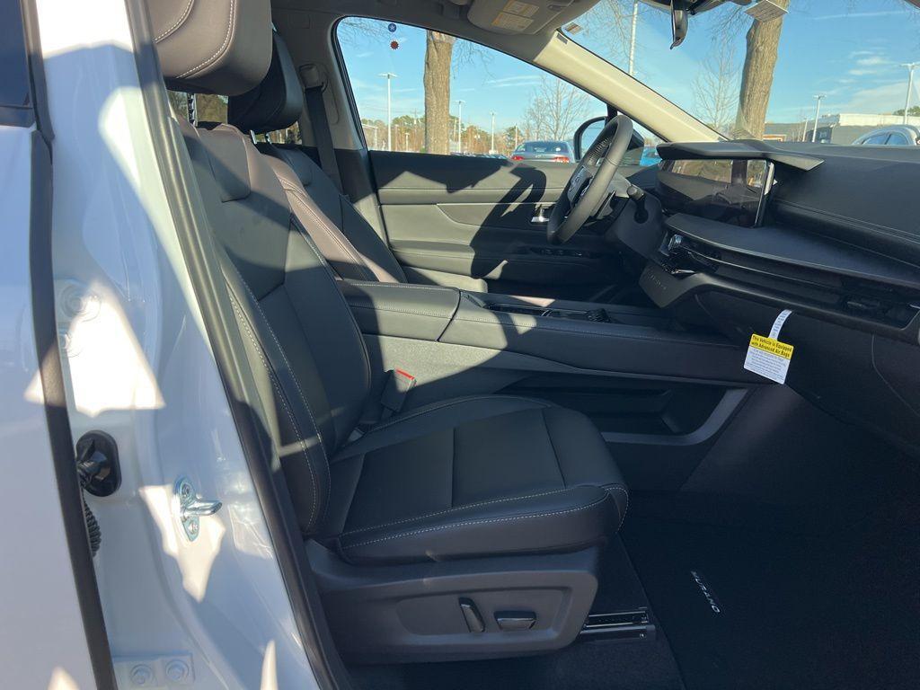 new 2025 Nissan Murano car, priced at $35,750