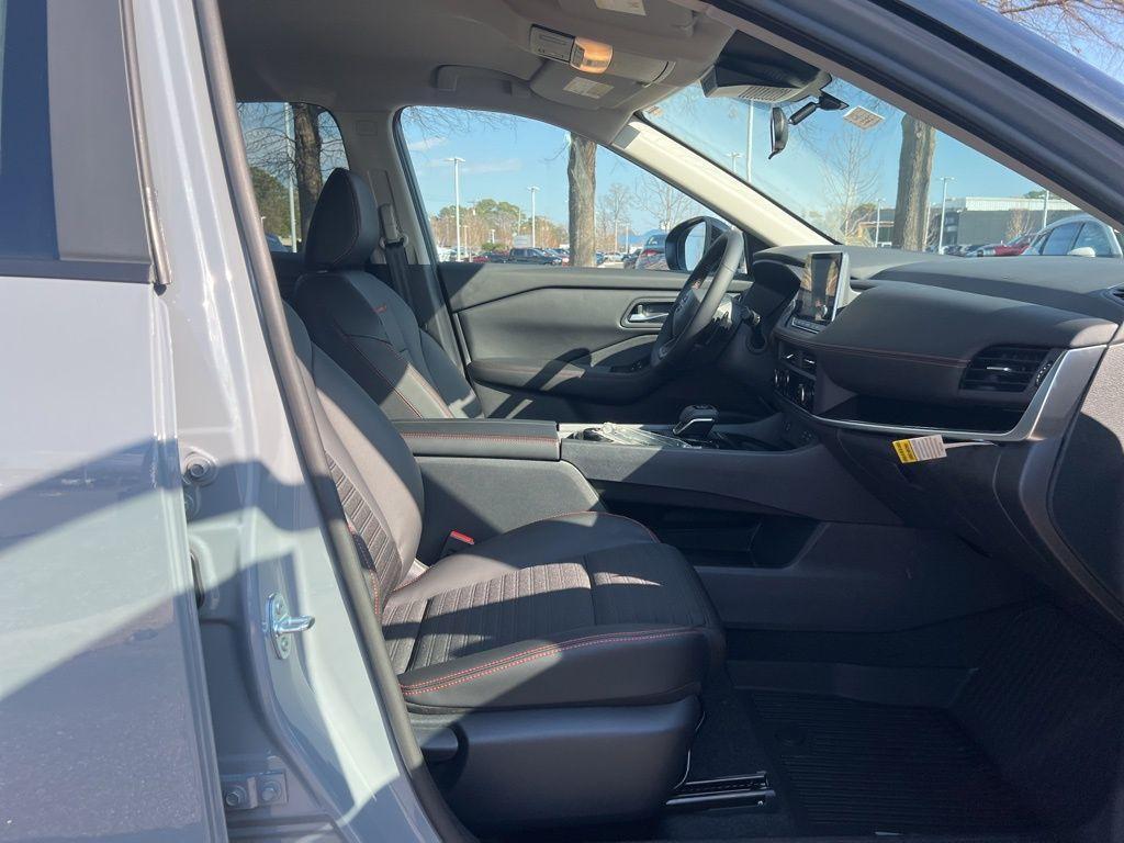 new 2025 Nissan Rogue car, priced at $33,634