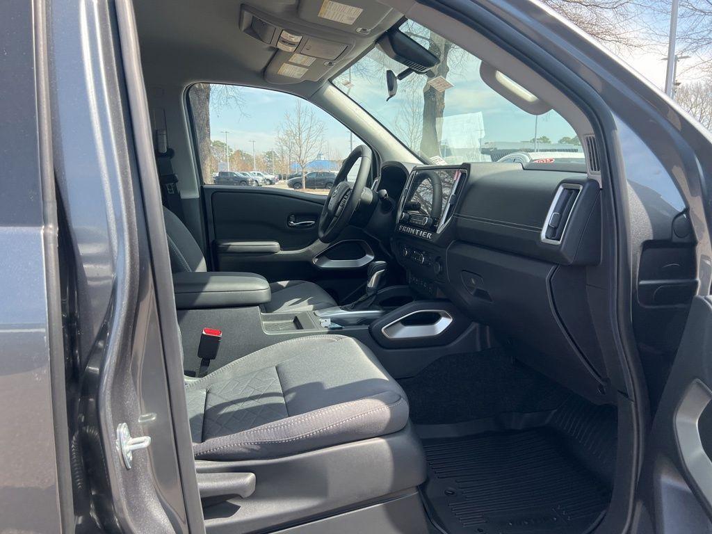 new 2025 Nissan Frontier car, priced at $36,274