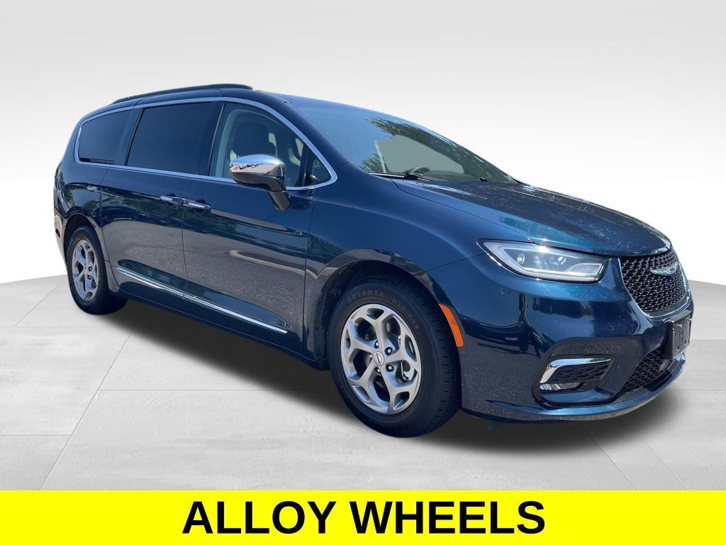 used 2023 Chrysler Pacifica car, priced at $27,000