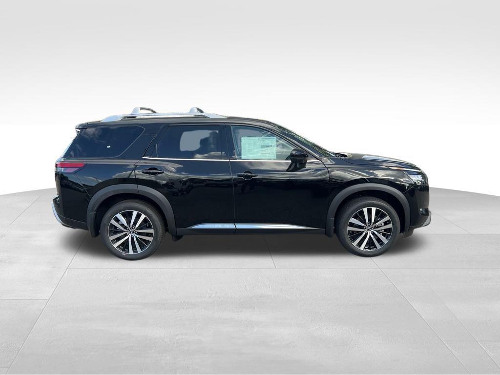 new 2025 Nissan Pathfinder car, priced at $46,560