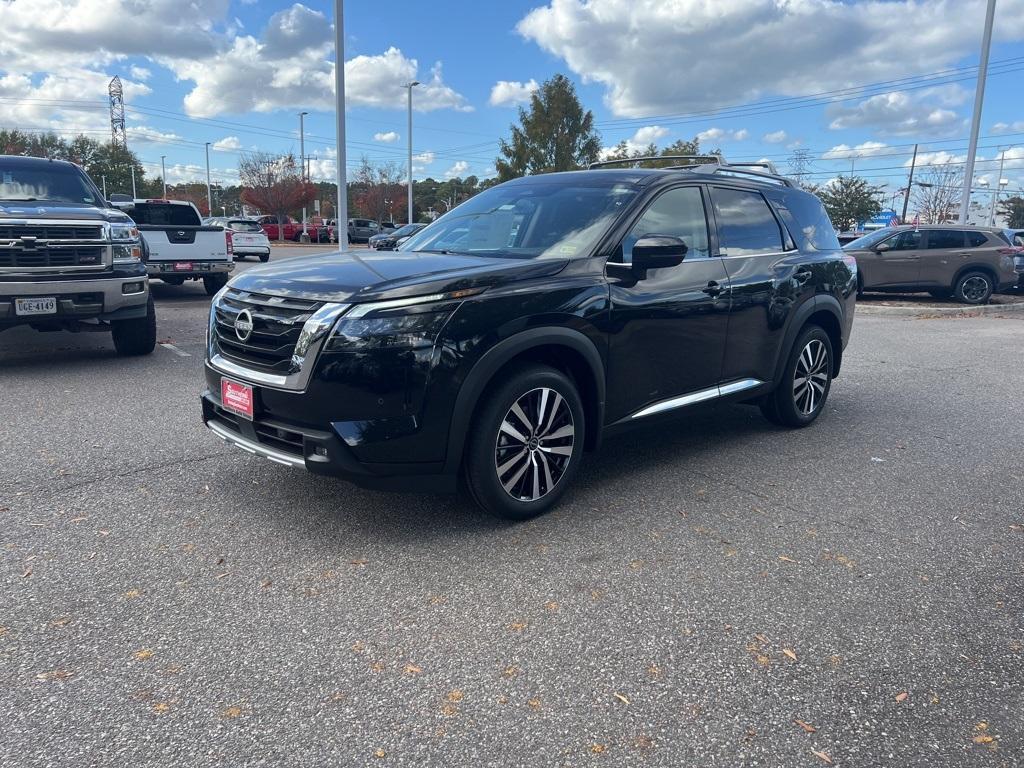 new 2025 Nissan Pathfinder car, priced at $45,095