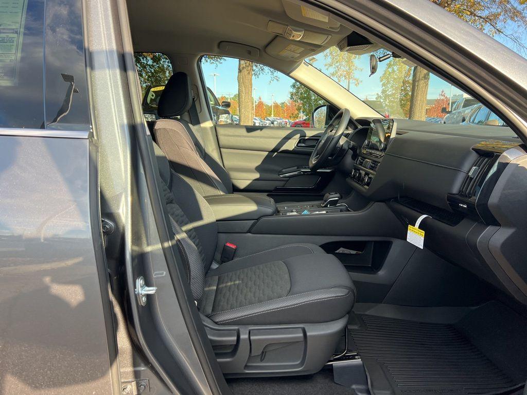 new 2025 Nissan Pathfinder car, priced at $29,335