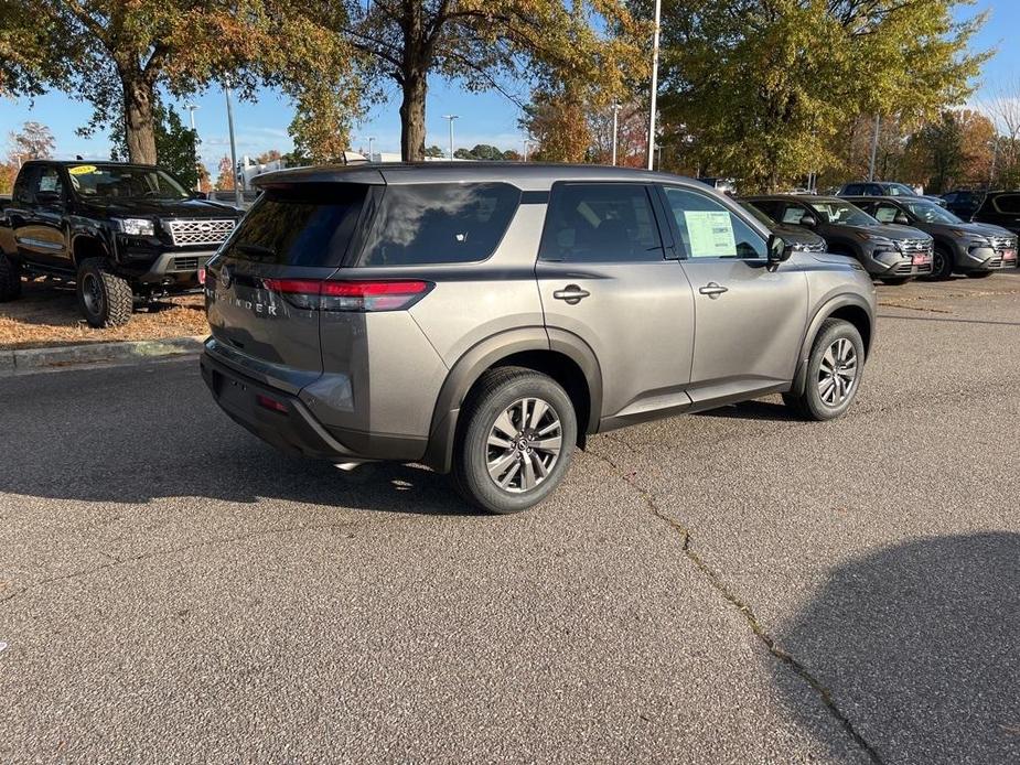 new 2025 Nissan Pathfinder car, priced at $39,010