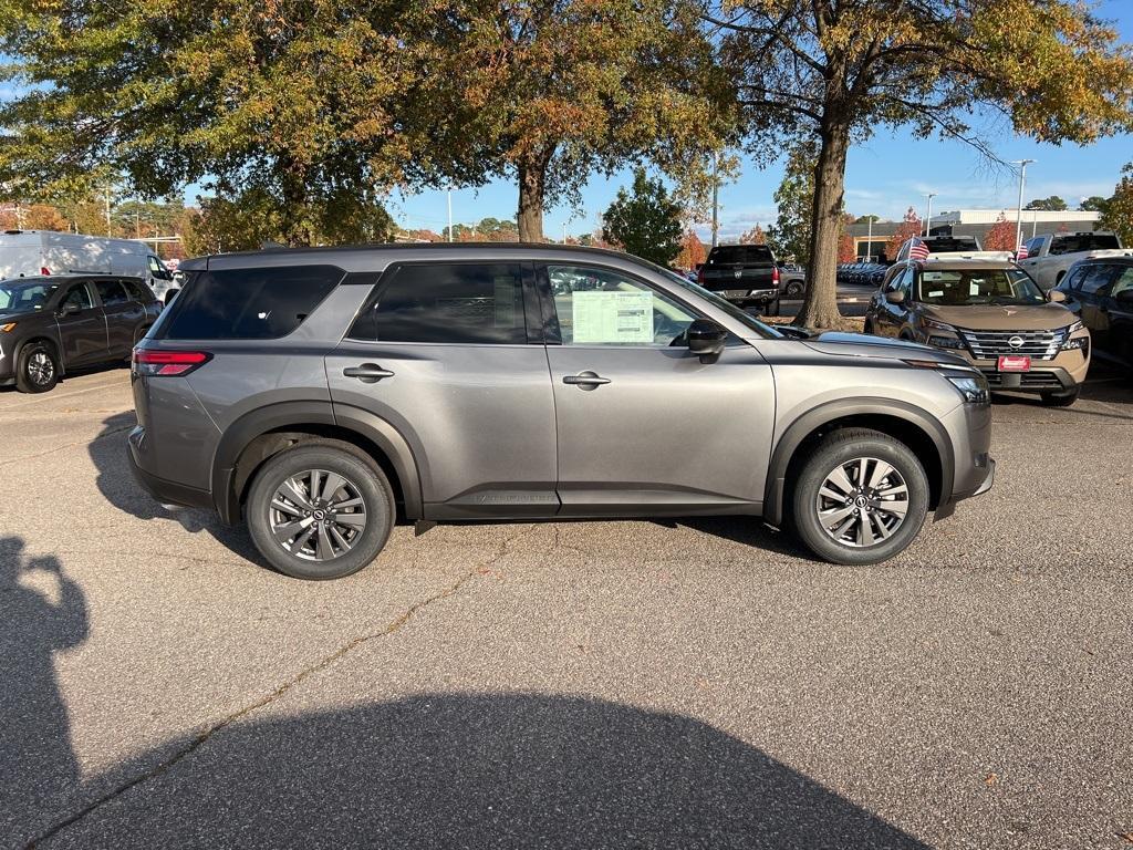 new 2025 Nissan Pathfinder car, priced at $39,010