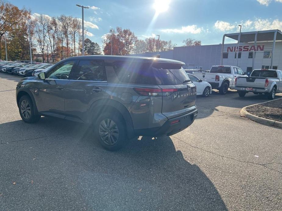 new 2025 Nissan Pathfinder car, priced at $39,010