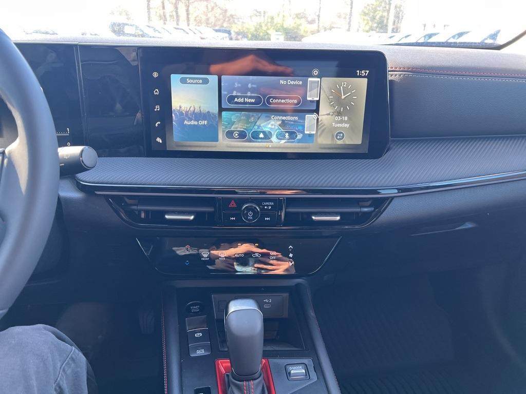 new 2025 Nissan Kicks car, priced at $30,373