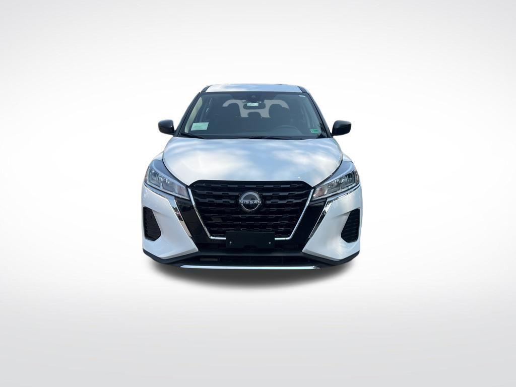 new 2025 Nissan Kicks Play car, priced at $21,979