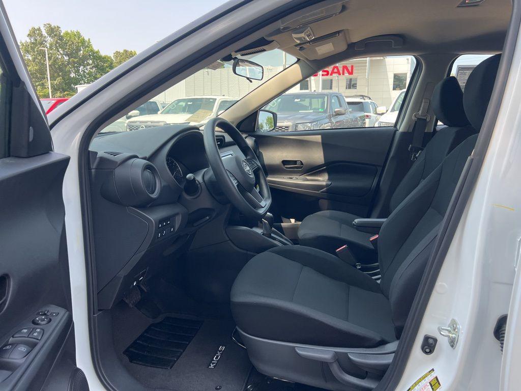 new 2025 Nissan Kicks Play car, priced at $21,979