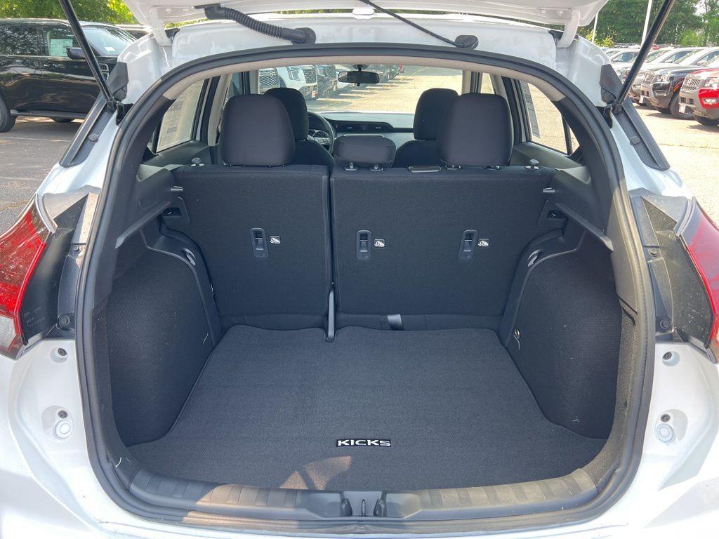 new 2025 Nissan Kicks Play car, priced at $21,979