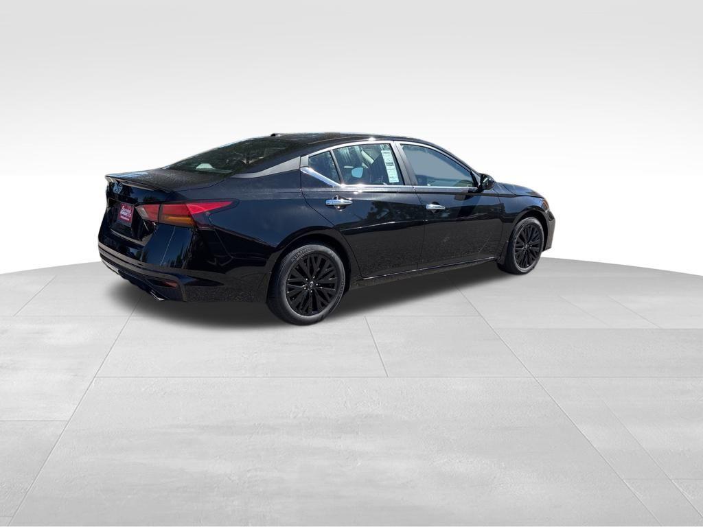 new 2025 Nissan Altima car, priced at $30,660