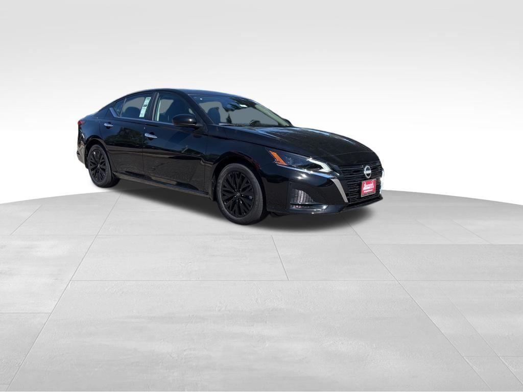 new 2025 Nissan Altima car, priced at $30,660