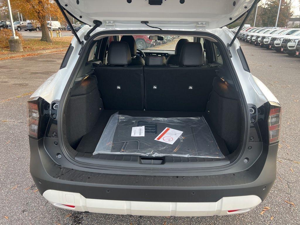 new 2025 Nissan Kicks car, priced at $29,671