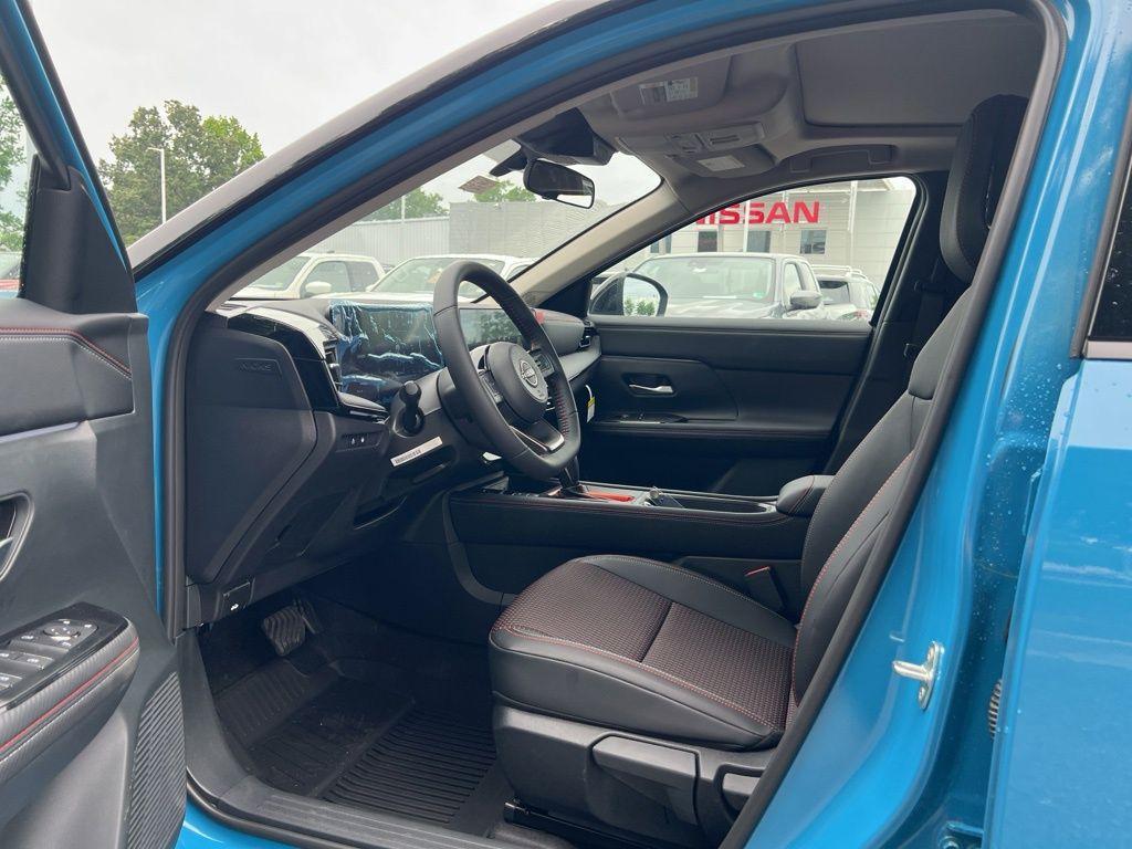 new 2025 Nissan Kicks car, priced at $32,353