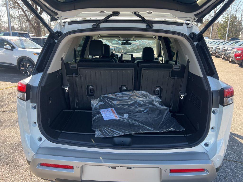 new 2025 Nissan Pathfinder car, priced at $45,128