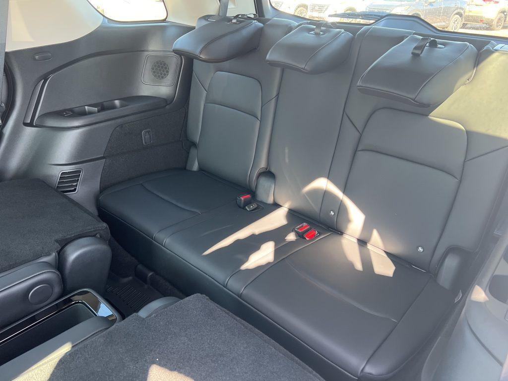 new 2025 Nissan Pathfinder car, priced at $45,128