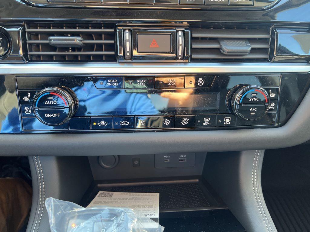 new 2025 Nissan Pathfinder car, priced at $45,128