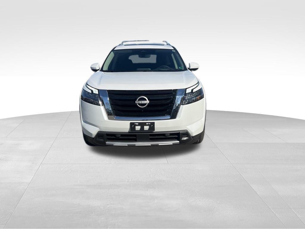 new 2025 Nissan Pathfinder car, priced at $45,128