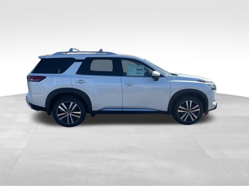 new 2025 Nissan Pathfinder car, priced at $45,128