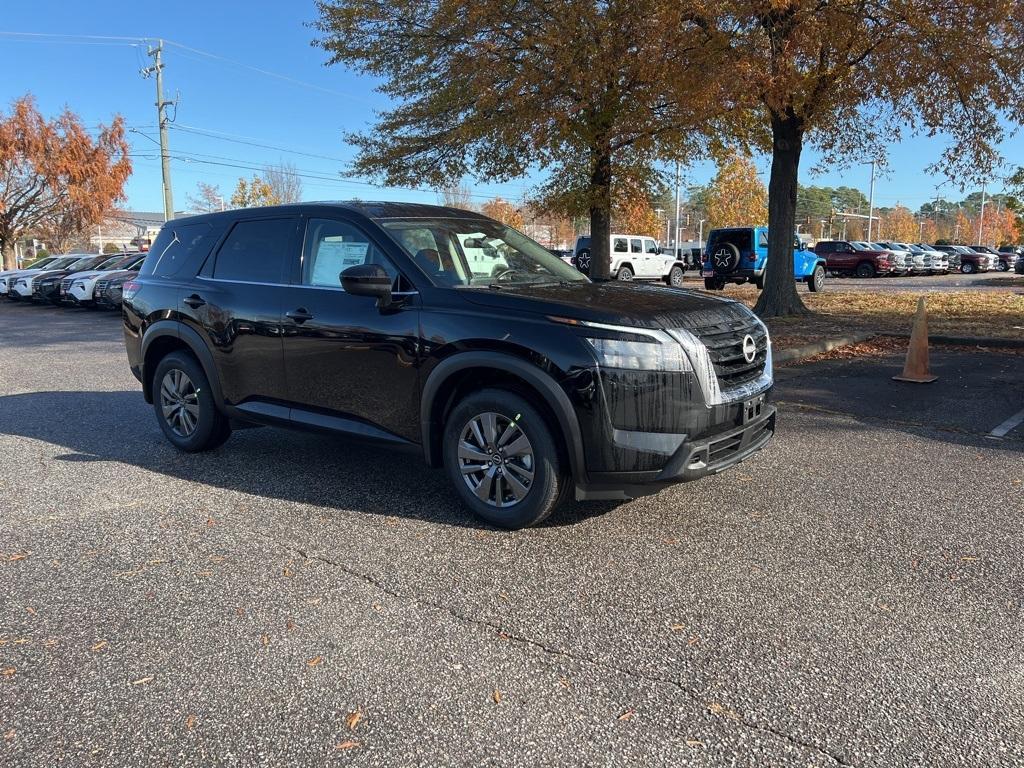 new 2025 Nissan Pathfinder car, priced at $37,510