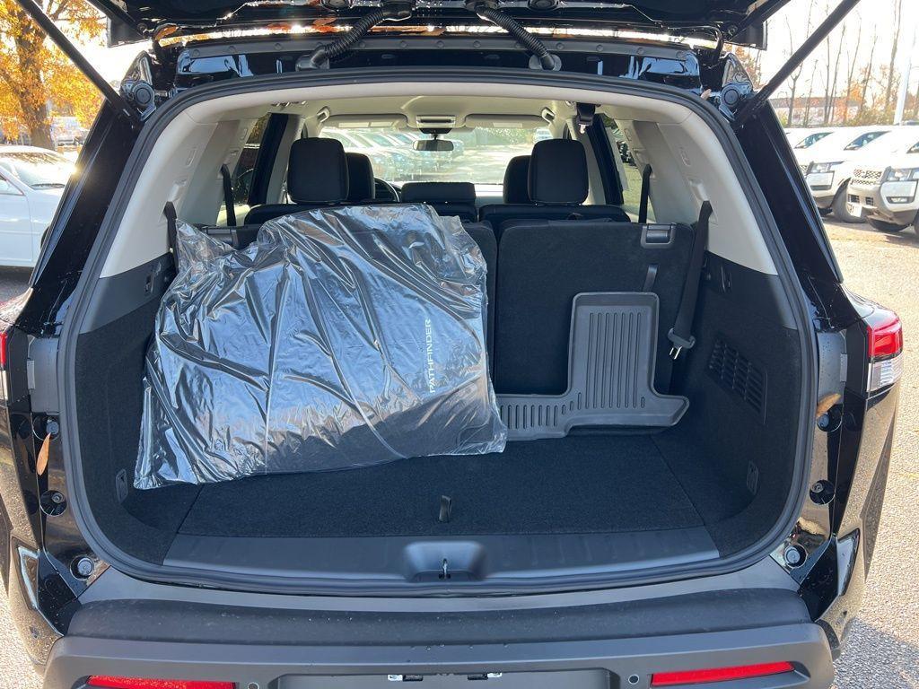 new 2025 Nissan Pathfinder car, priced at $33,790
