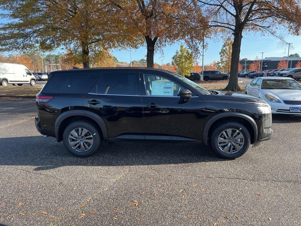 new 2025 Nissan Pathfinder car, priced at $37,510