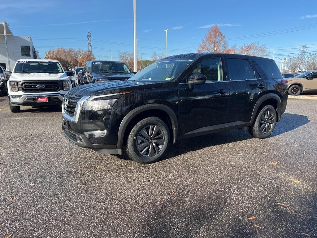 new 2025 Nissan Pathfinder car, priced at $37,510