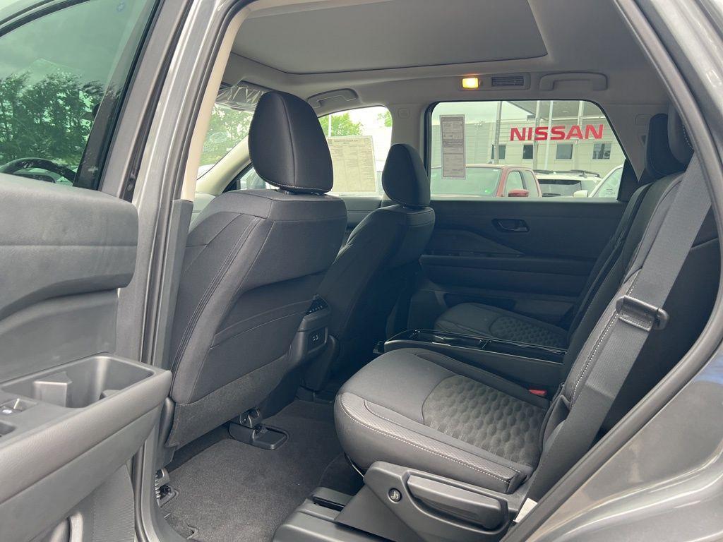 new 2025 Nissan Pathfinder car, priced at $41,657