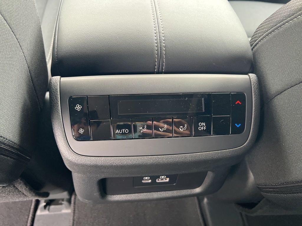 new 2025 Nissan Pathfinder car, priced at $41,657