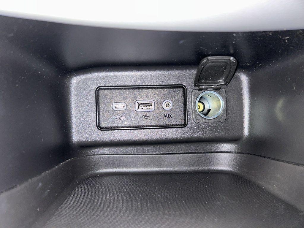 used 2023 Chevrolet Equinox car, priced at $21,204