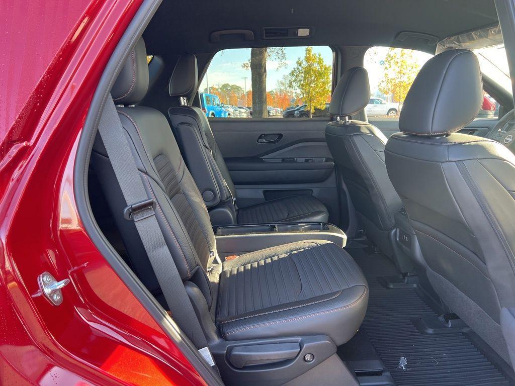 new 2025 Nissan Pathfinder car, priced at $41,836