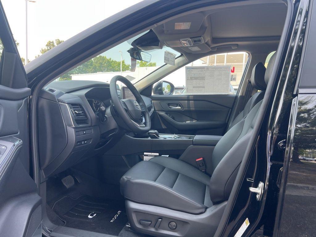 new 2025 Nissan Rogue car, priced at $33,570