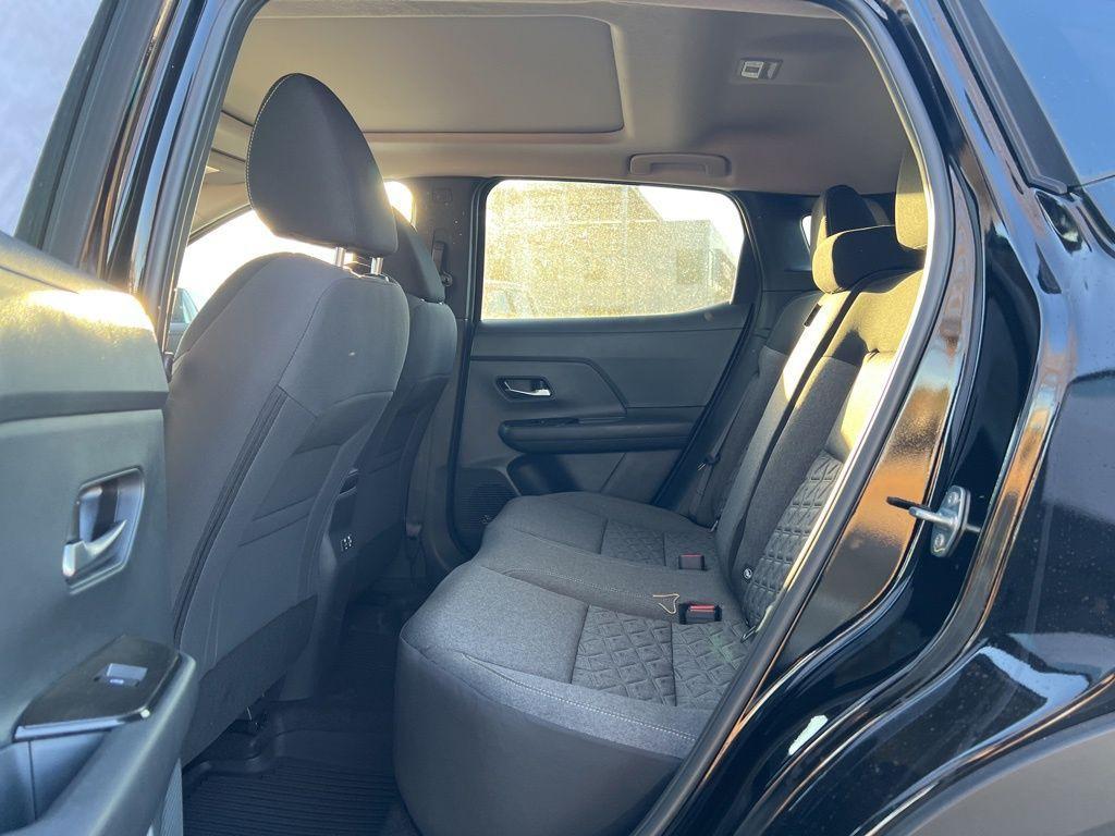 new 2025 Nissan Kicks car, priced at $29,582