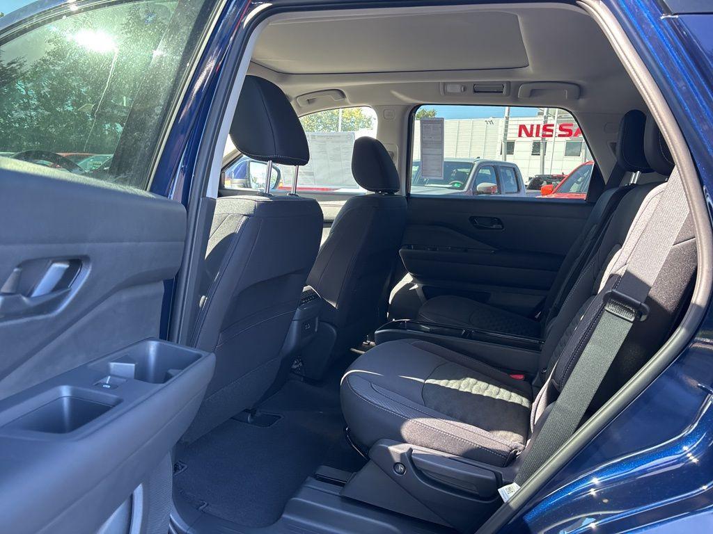 new 2025 Nissan Pathfinder car, priced at $35,319