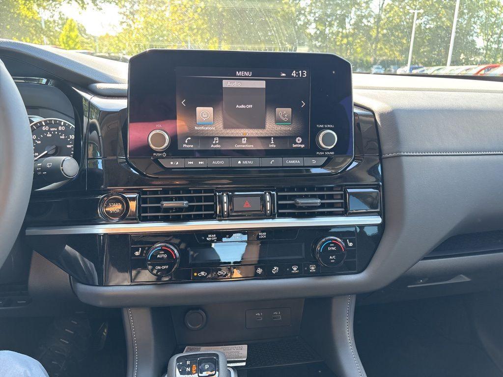 new 2025 Nissan Pathfinder car, priced at $35,319