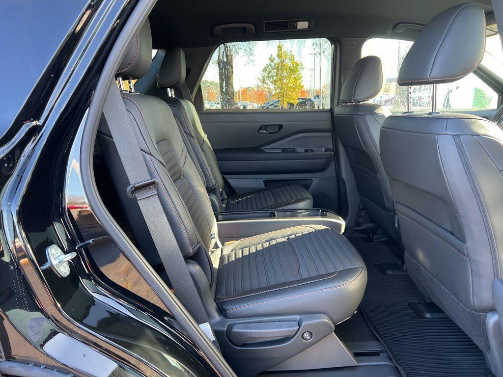 new 2025 Nissan Pathfinder car, priced at $37,800