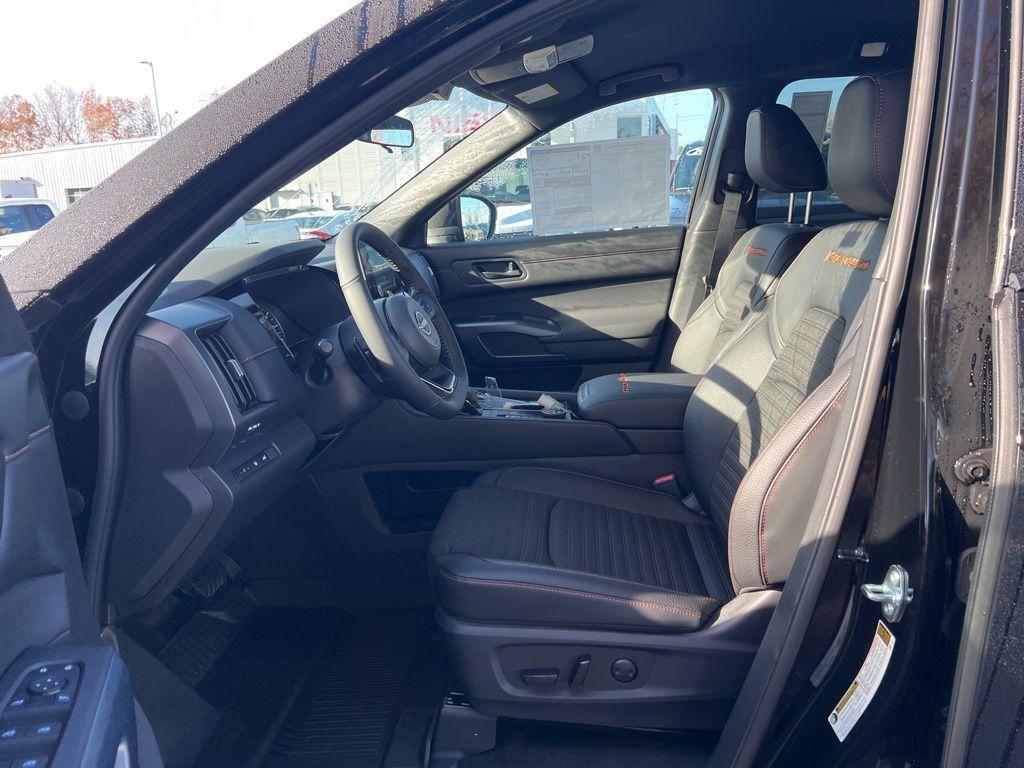new 2025 Nissan Pathfinder car, priced at $37,800
