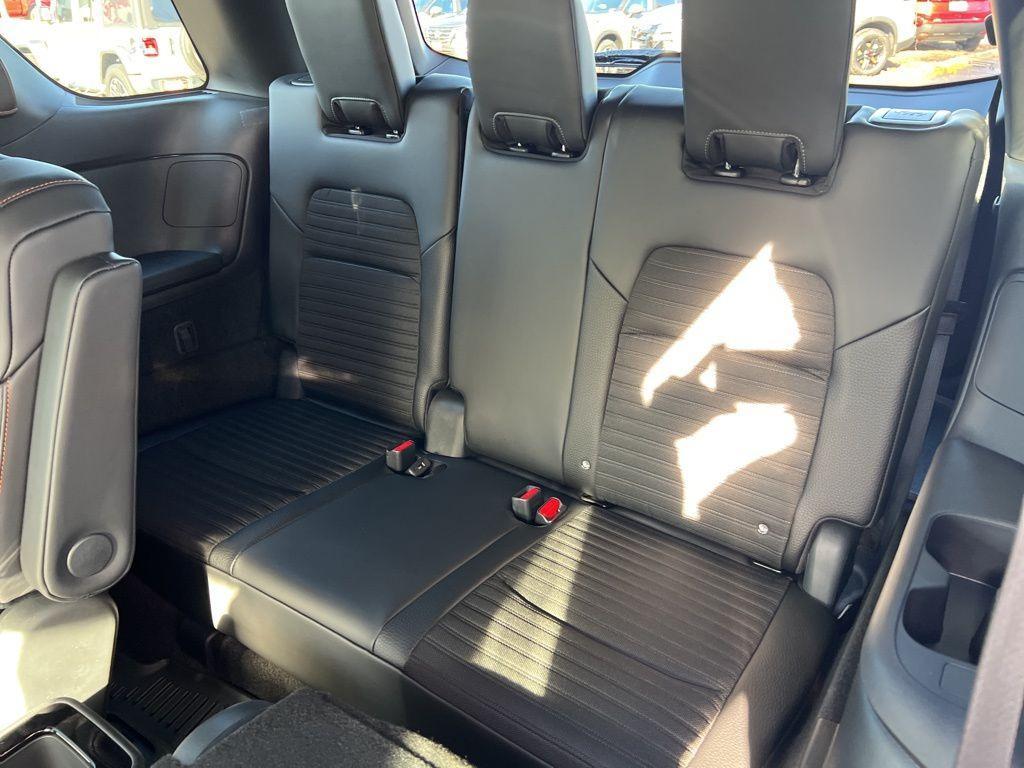 new 2025 Nissan Pathfinder car, priced at $37,800