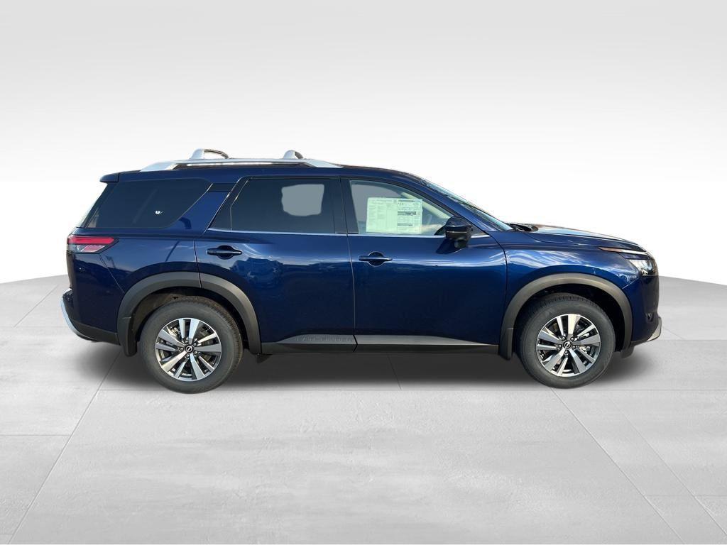 new 2025 Nissan Pathfinder car, priced at $42,476