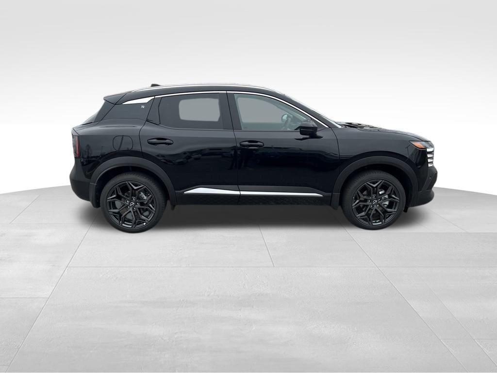 new 2025 Nissan Kicks car, priced at $29,989