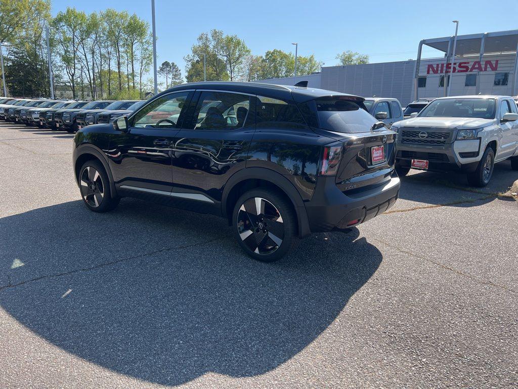 new 2025 Nissan Kicks car, priced at $29,303