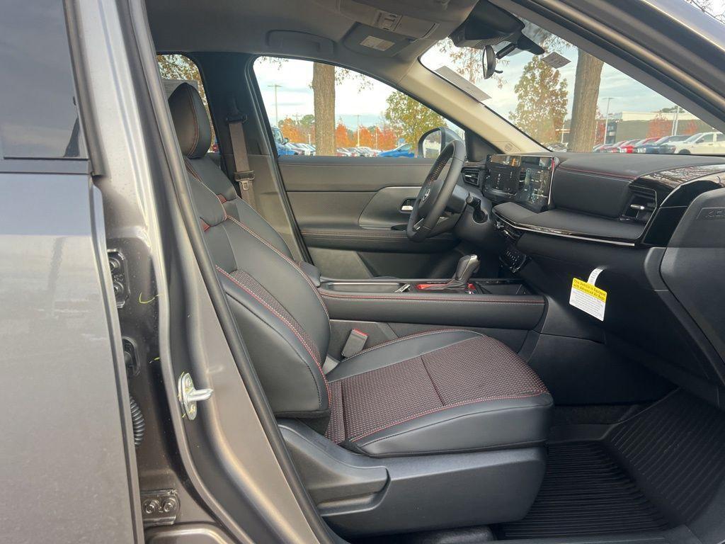 new 2025 Nissan Kicks car, priced at $27,881