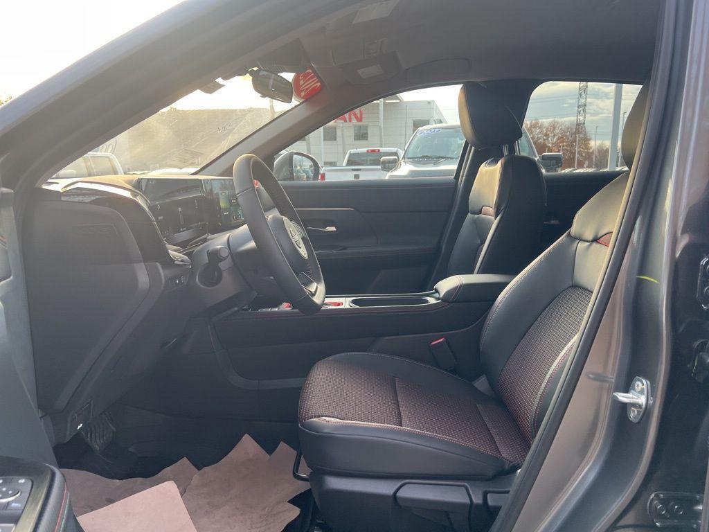new 2025 Nissan Kicks car, priced at $27,881