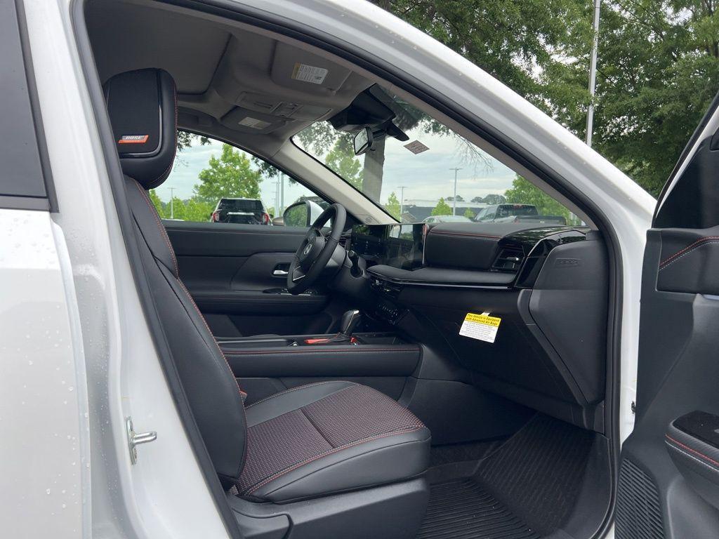 new 2025 Nissan Kicks car, priced at $32,124