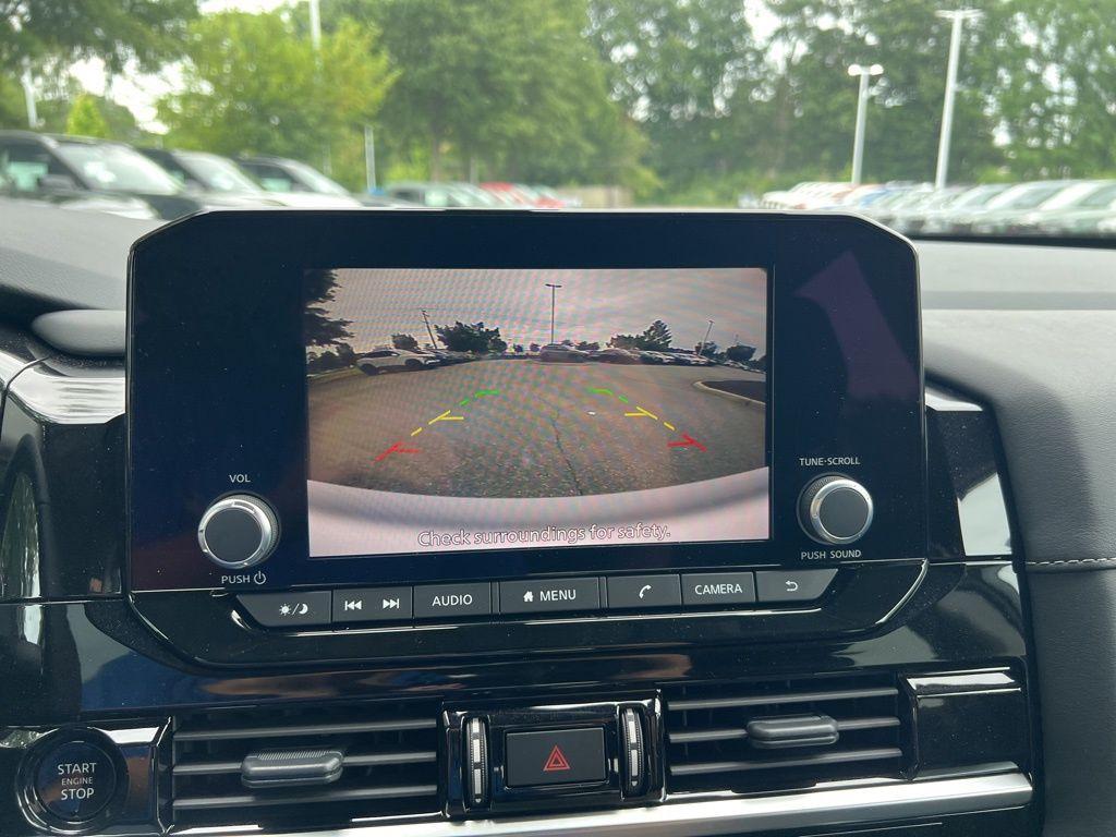 new 2025 Nissan Pathfinder car, priced at $39,992